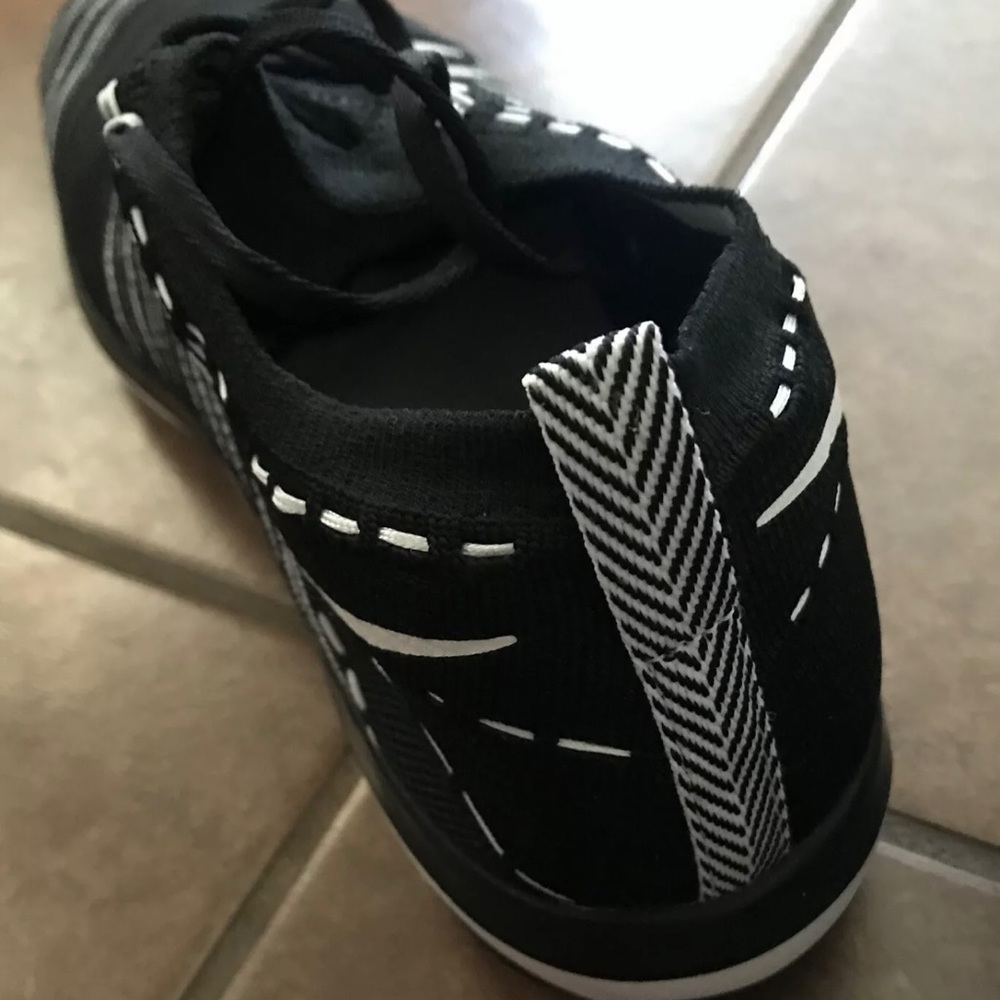 Womens Nike trainers - Picture 3 of 3
